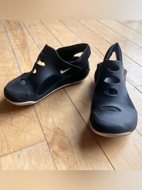 Nike Sunray Protect 3 Sport Sandal Size 2Y